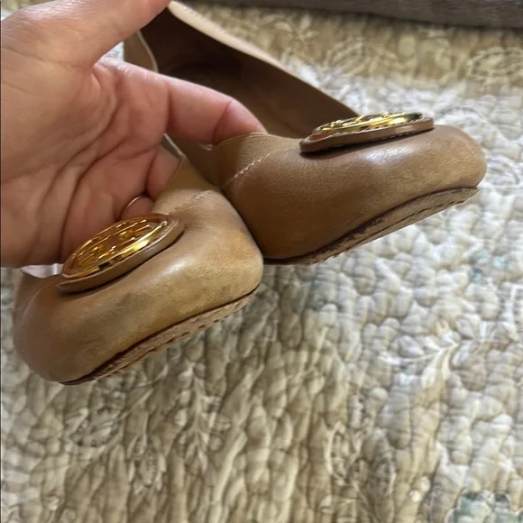 Tory Burch Tan Leather Flats with Logo Medallion - Picture 3 of 5
